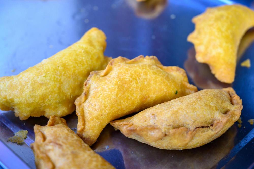 建德梅城古镇有道黑暗料理里面裹着臭豆腐游客表示很好吃