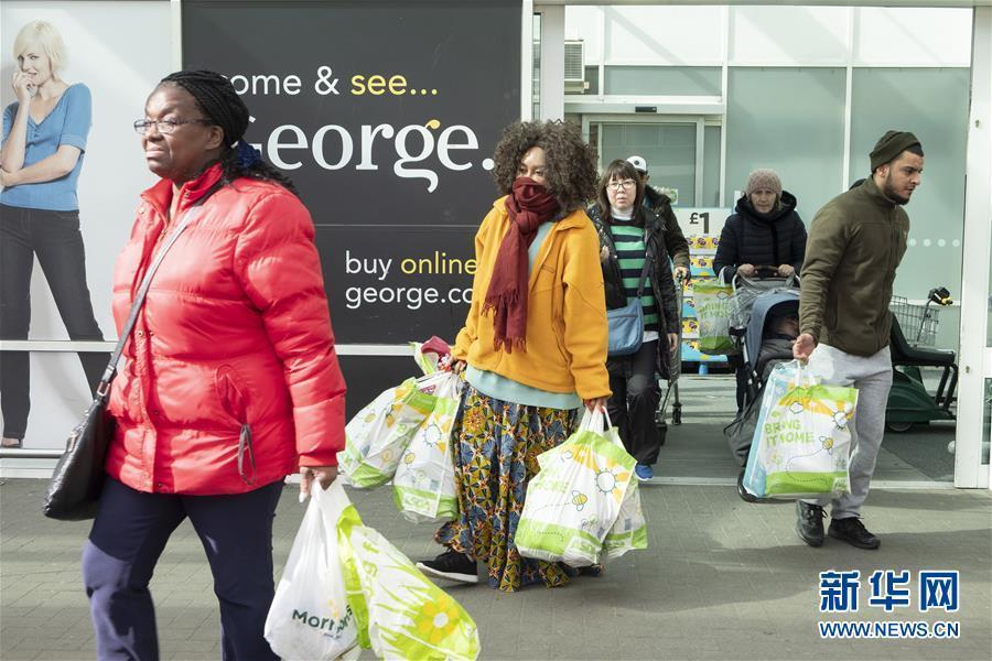 英国伦敦超市现抢购潮