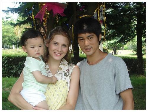 李小龙突然离世,5年后徒弟娶了他妻子,原来是别有用心