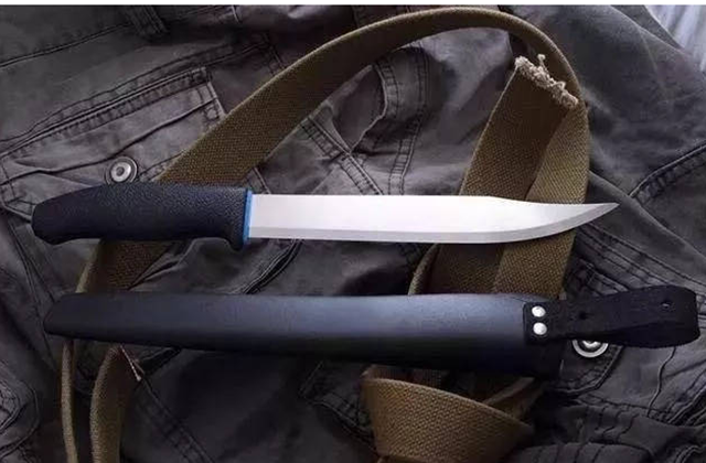 全球最凶悍的4把匕首,第1被誉为中国暗器之王,第2来自加拿大