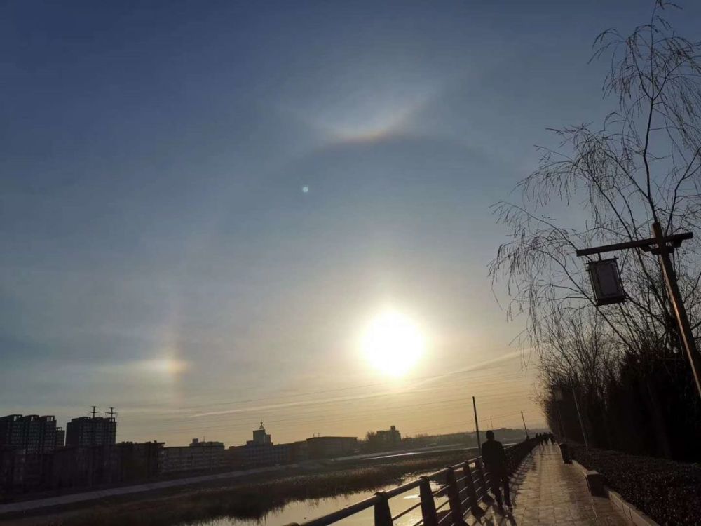 奇观洪洞天空中竟然出现了四个太阳
