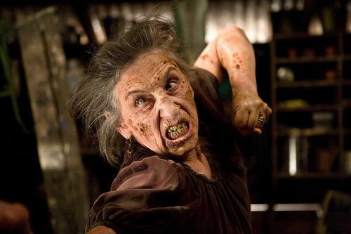 美女饱受折磨后《坠入地狱》,这片拍的挺吓人