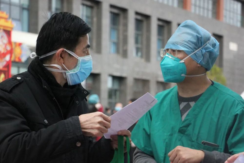 北京市属医院医疗队迎来第二轮接诊高峰
