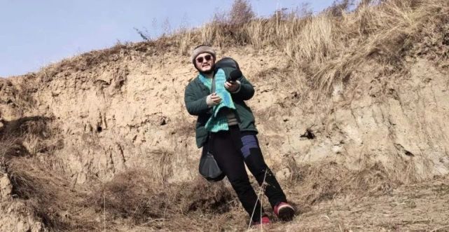 张尕怂在西北各处采风