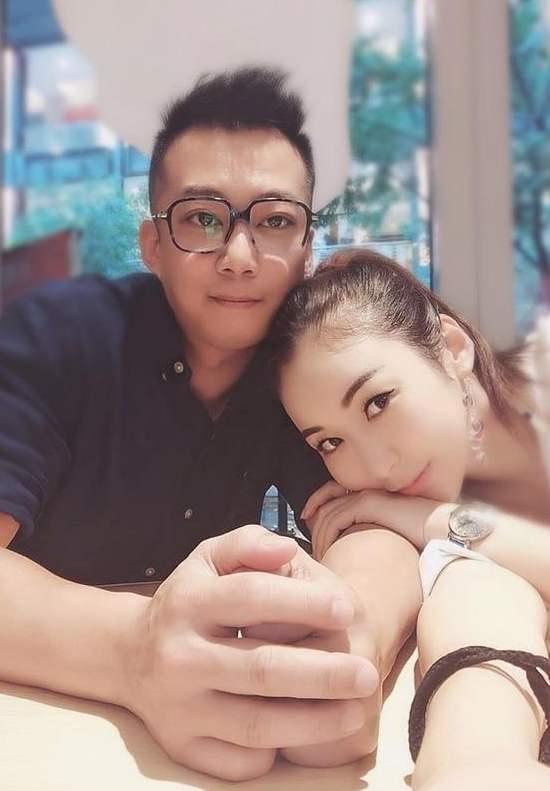 39岁庄思敏结婚了!闪嫁富商老公换3套婚纱,男方毫不介意她隆胸