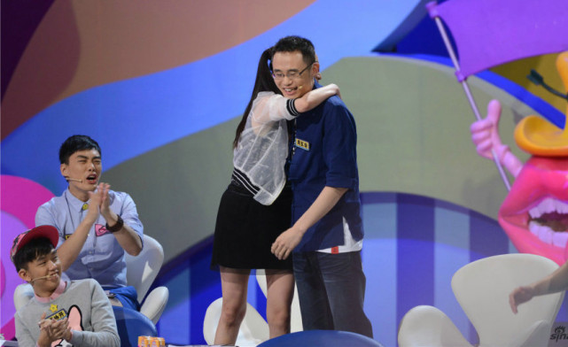 或许很多人不知道,马薇薇曾有过一次失败的婚姻,她的前夫叫罗小熊.