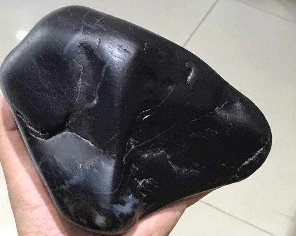 墨玉怎么靠经验鉴别 极品聚墨不透光吗 谁能解和田玉这道谜题 腾讯新闻