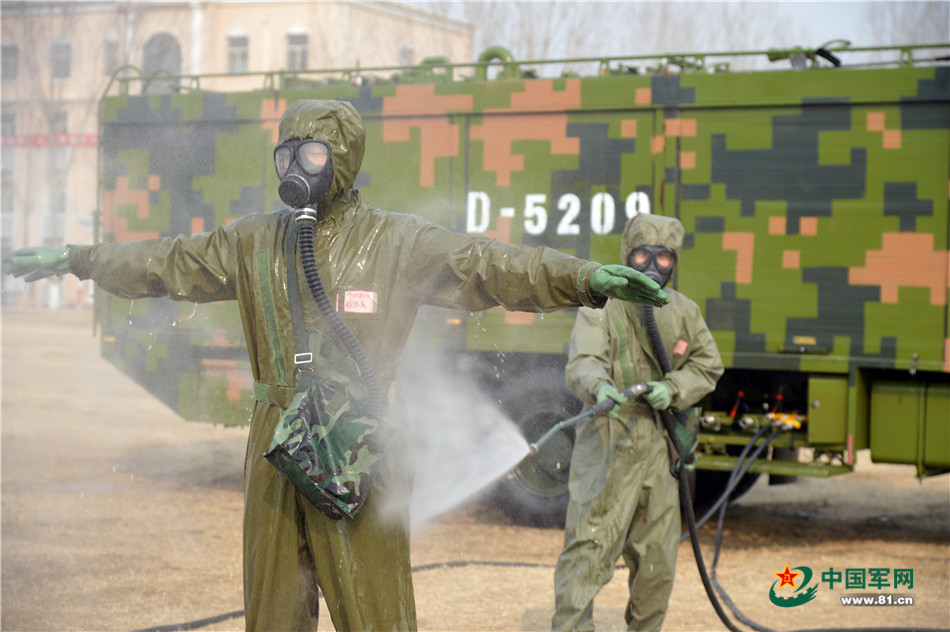 陆军某师防化兵战备拉动全面检验遂行任务能力