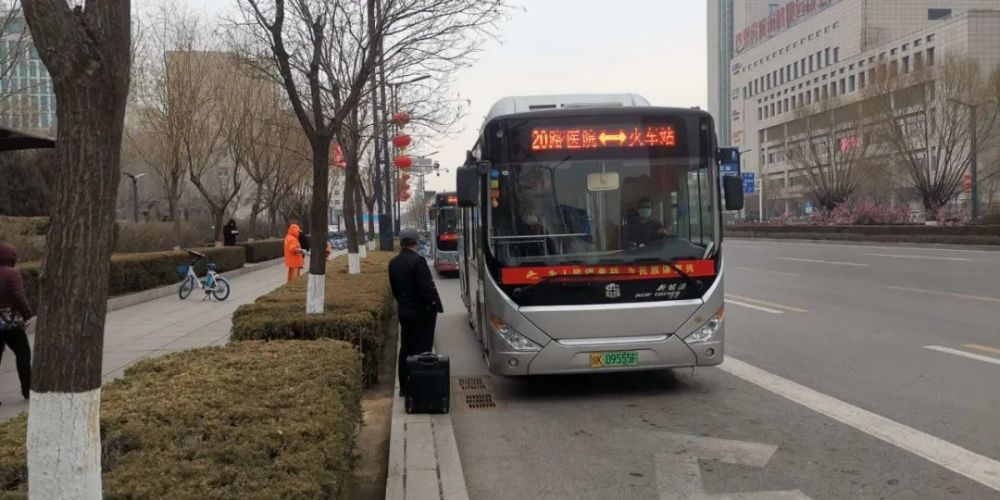 榆林城区第二批公交线路恢复运营