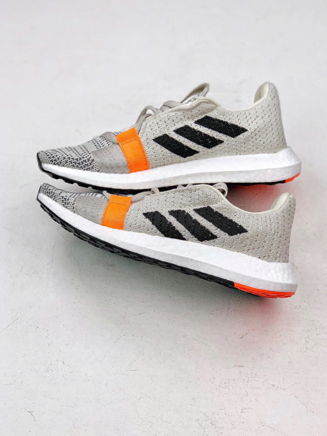 adidassenseboostgo轻盈跑鞋开箱测评