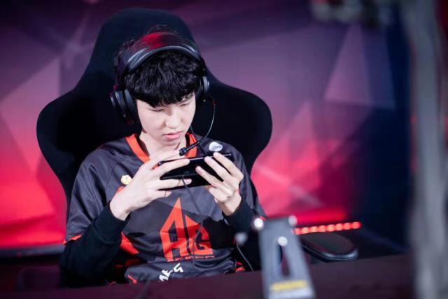 ag教练dgc透露爱思首发,笑影肯定会上场,要改变一诺单核的打法_腾讯