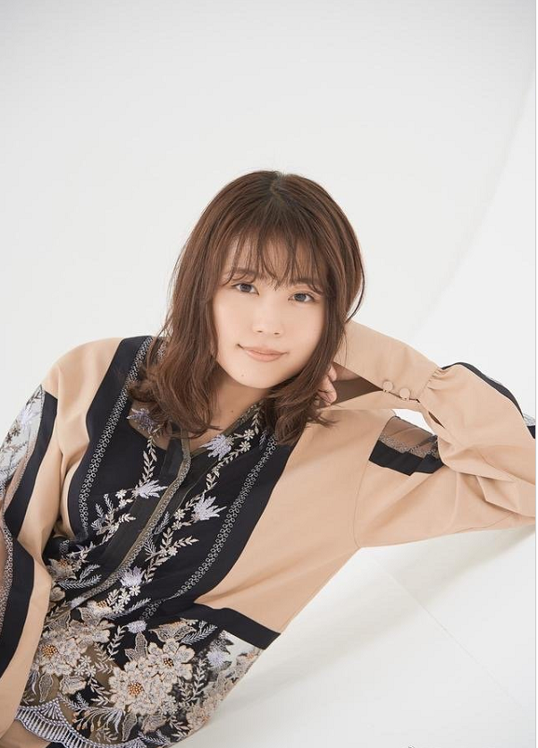 有村架纯身穿黑粉色连衣裙知性优雅的微笑清纯可爱