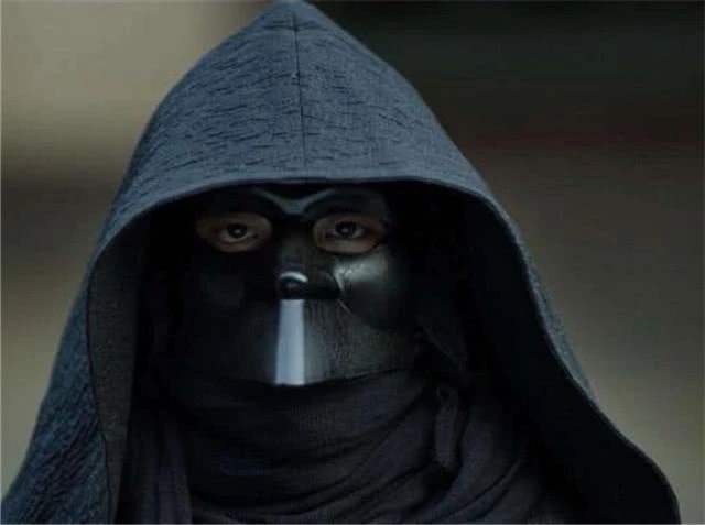 剧中有很多高深莫测的神秘人物,除了武功高超的五竹叔以外,就是一直带