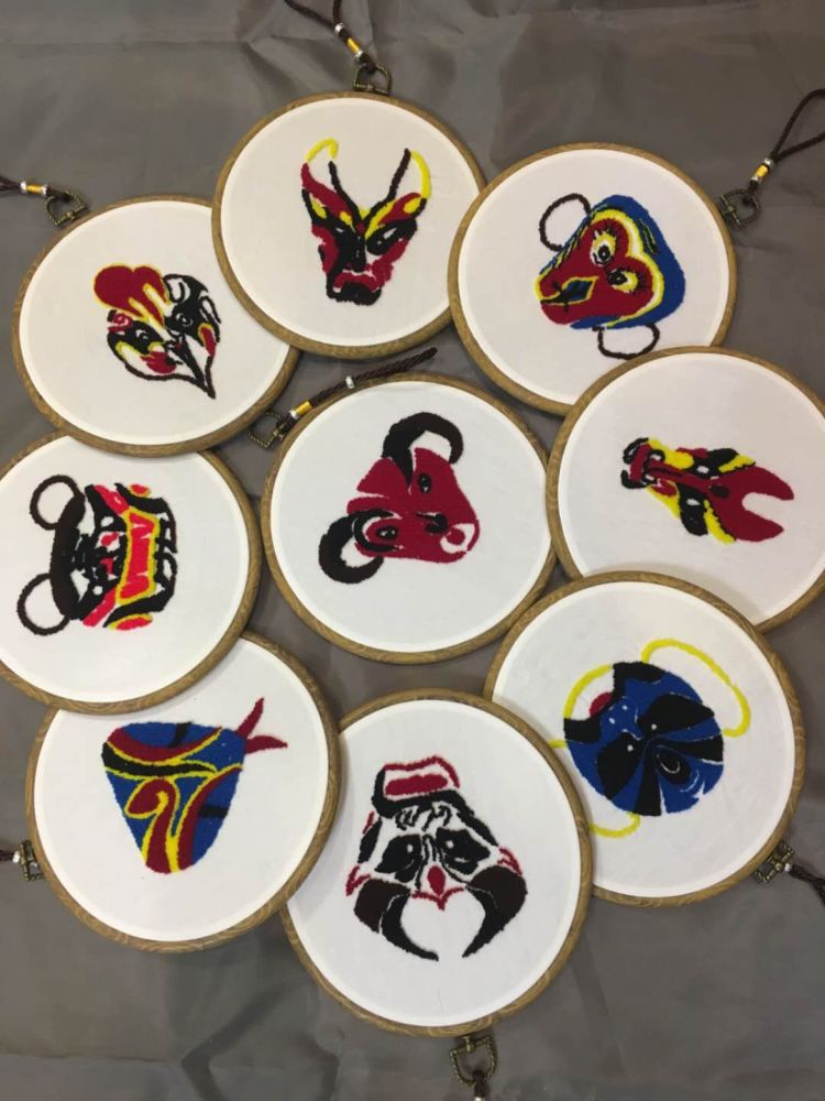 最炫民族风历史悠久古风犹存的东乡族刺绣