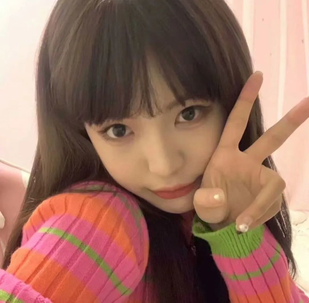 【头像】30张超可爱的剪刀手女生头像