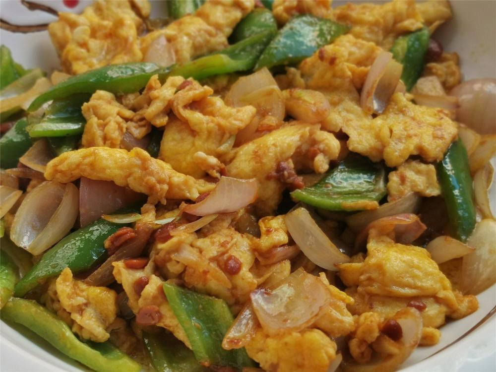 用鸡蛋做的一道东北特色农家菜做法简单味道香浓特别下饭