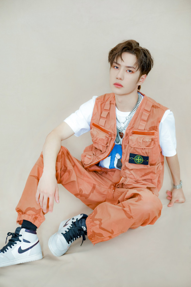 王一博机车少年