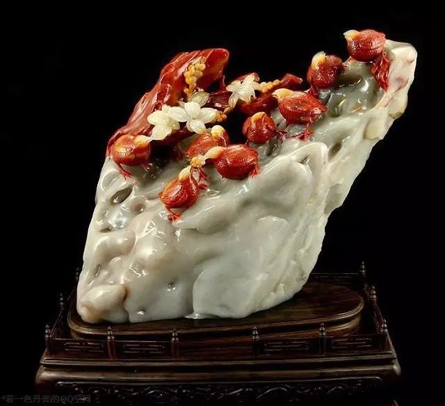 越雕越瘦的玉刚直不阿与金子千锤百炼百折不挠