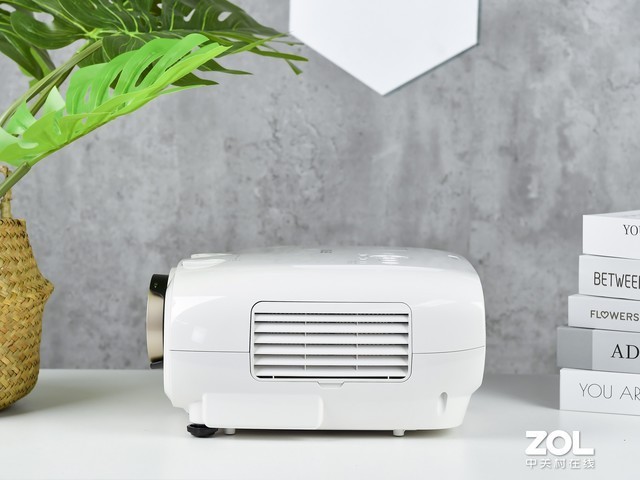 打造高品质客厅影院 爱普生4k家用投影机评测