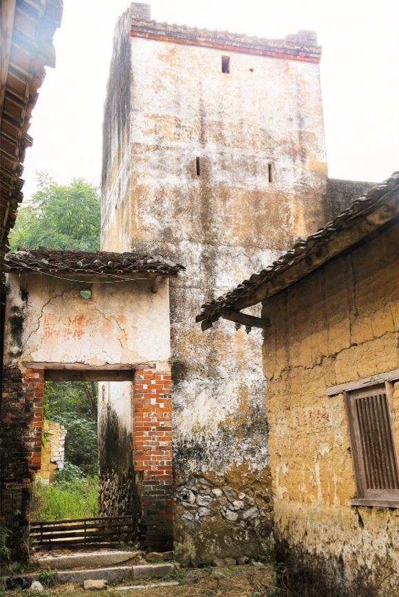 广西来宾范围内的这些碉楼虽历经沧桑却英姿犹存