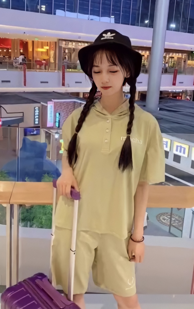 吴亦凡绯闻女友自称拥有电棍腿?