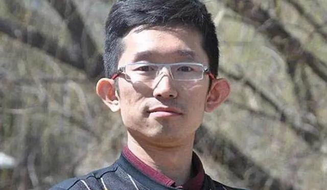 高考作文满分上清华,连上多个节目却被嘲,杨奇函果真奇葩?