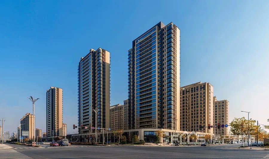 该项目由荣安和阳光城联袂打造,是荣安在嘉兴的首个晴雪系产品.