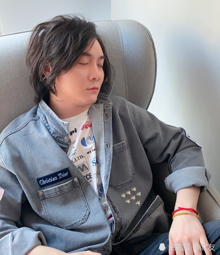 张大仙高中时长啥样看到毕业照片后网友直呼整容了