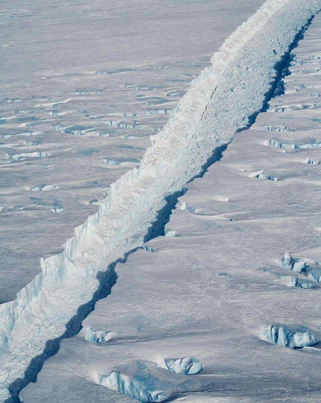 冰川断裂示例