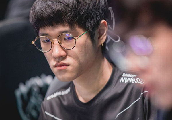 冠军中单Crown离别LCS:歉仄自己的糟糕体现!