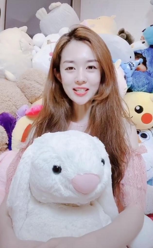 网红姜涛求爱白富美成功后没过几天就"分手",女方痛哭流涕