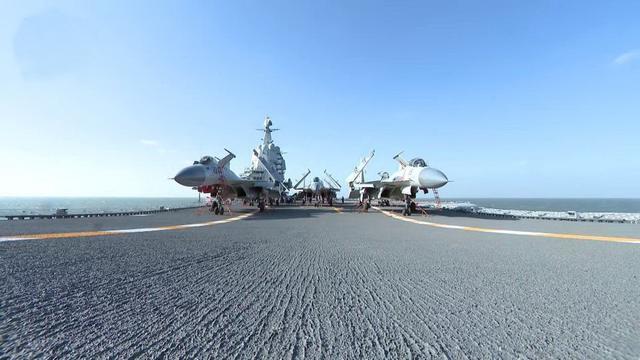 "山东"舰下水后,从各种宣传图上看到的航母甲板细节都引起了不少争论