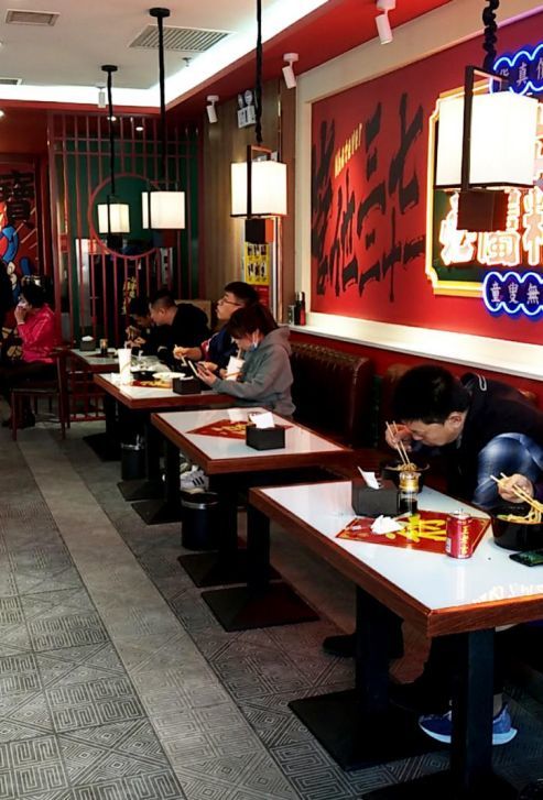 期间餐饮单位堂食经营的指导意见》以来,中正天街各餐饮门店积极准备