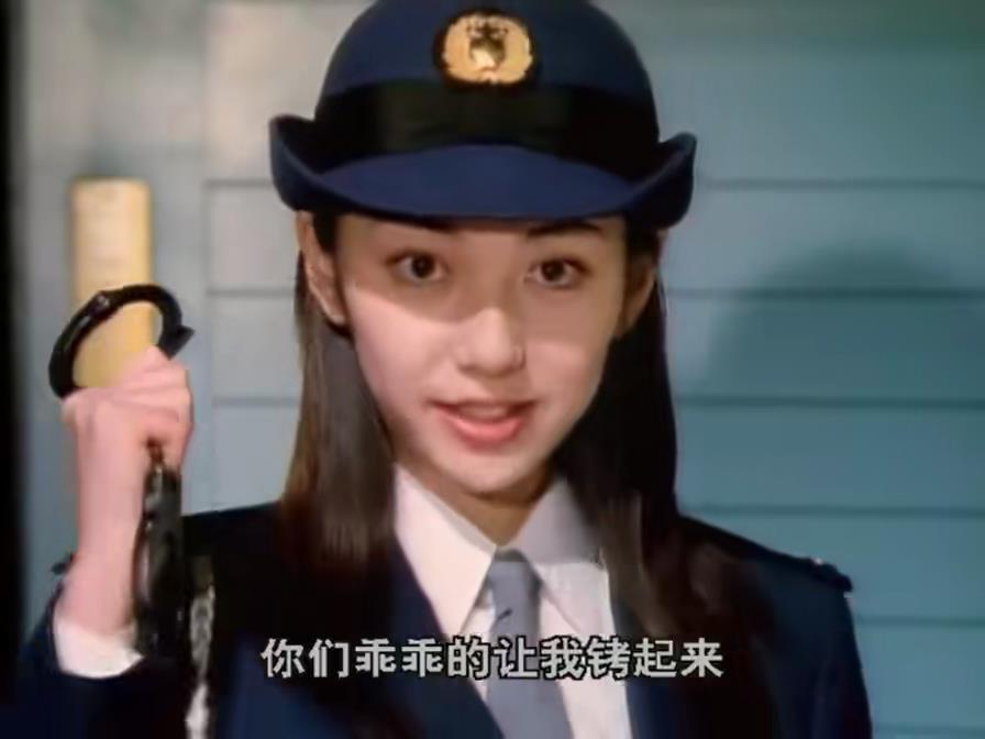 铁甲小宝 除了女警花还有这两位美女 少年看烂铁长大看美女 腾讯新闻