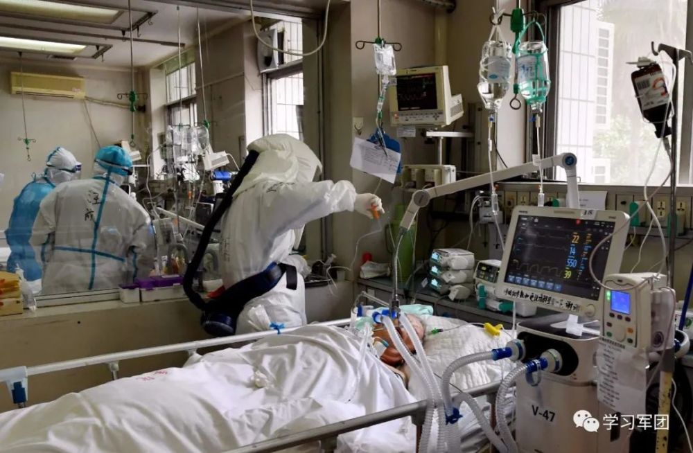 一组镜头带你见证真实的医院重症监护室