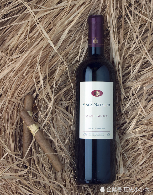 红酒为什么要横着放,竖起来放就"不值钱"了,这是真的吗?