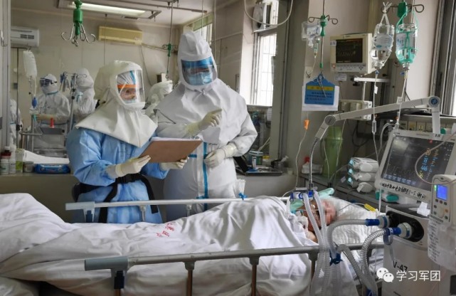 一组镜头带你见证真实的医院重症监护室