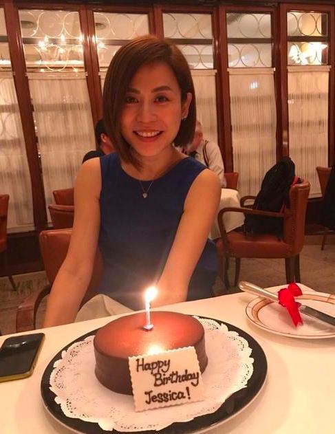 49岁宣萱为拍戏太拼!穿半透薄纱开衫搭低胸背心,肉感恰当超撩人