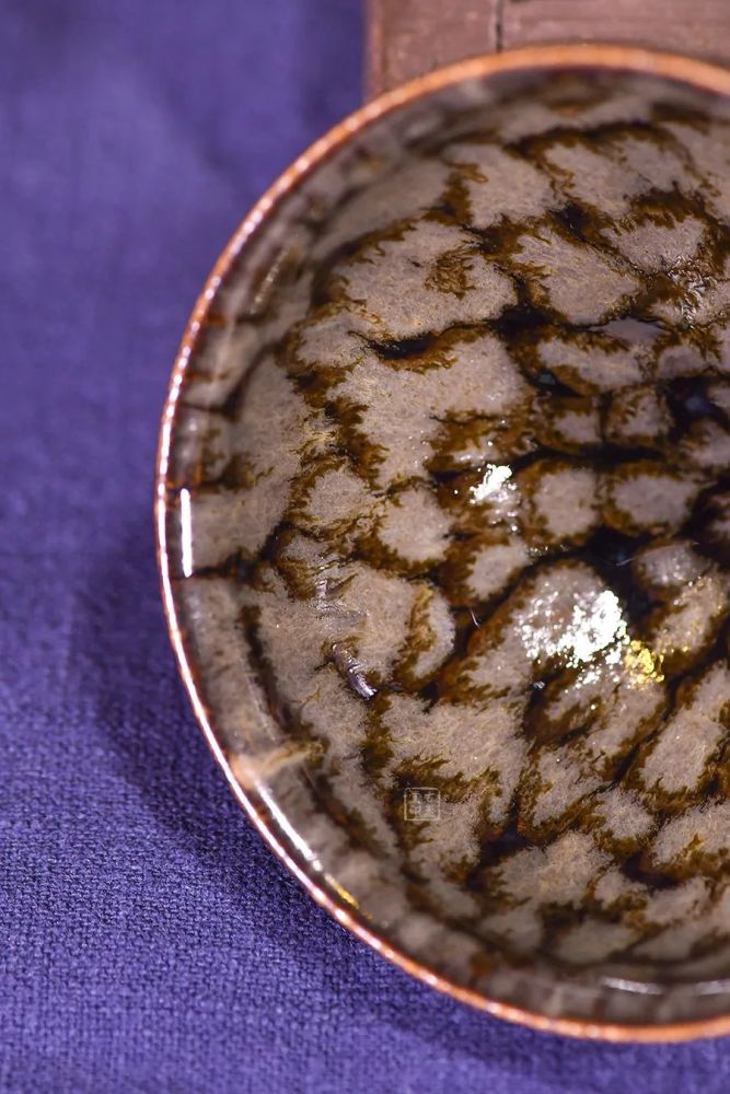 鉴赏| 邱华忠 · 豹纹束口盏