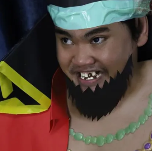 泰国小哥cos"黑胡子",看到成品后,网友们隔夜饭都吐了出来!