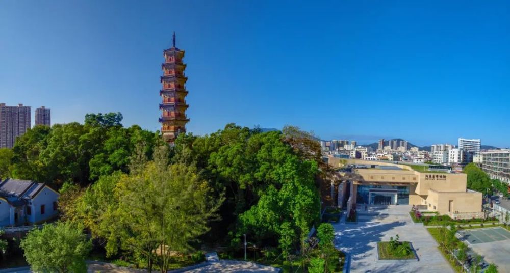 河源恐龙博物馆和龟峰塔向全国医护工作者免费开放