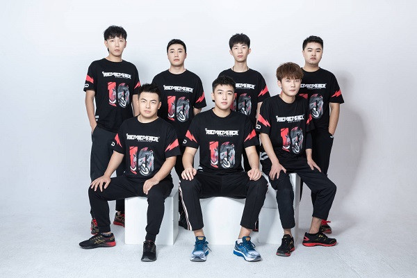 这两支战队的首秀,面对的都是s15总决赛队伍,结果也一致,0比2败北.