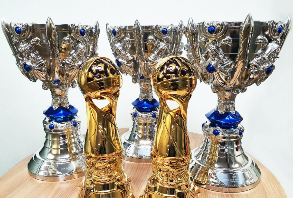 g2炫耀msi冠军奖杯?t1掏出一张照片 g2被狠狠打脸