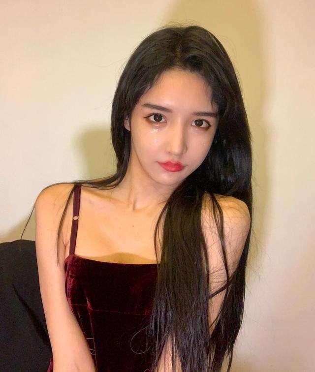 艾比真做微笑唇了看到16岁素颜照后网友直呼太可惜