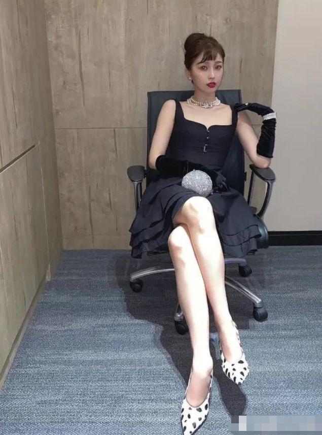 虞书欣对自己有多自信挑战别人不敢穿的斑马鞋看到效果女生都爱了