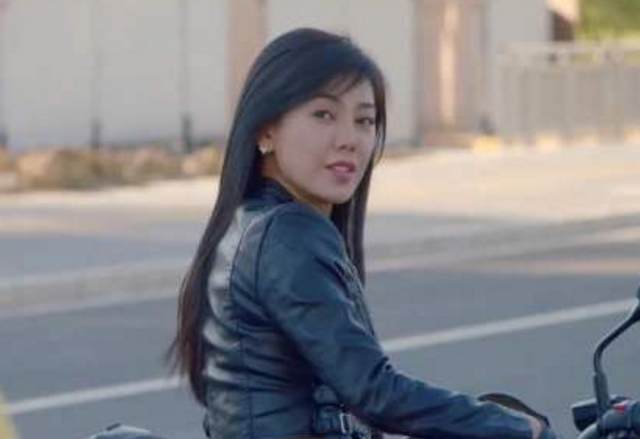 爱情公寓5羽墨骑机车出场谁注意她的车牌号导演组有心了