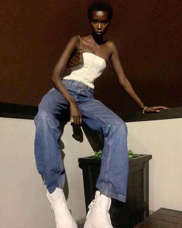 细数比例逆天的黑人超模手腕过档皮肤发光总有让你吃惊的