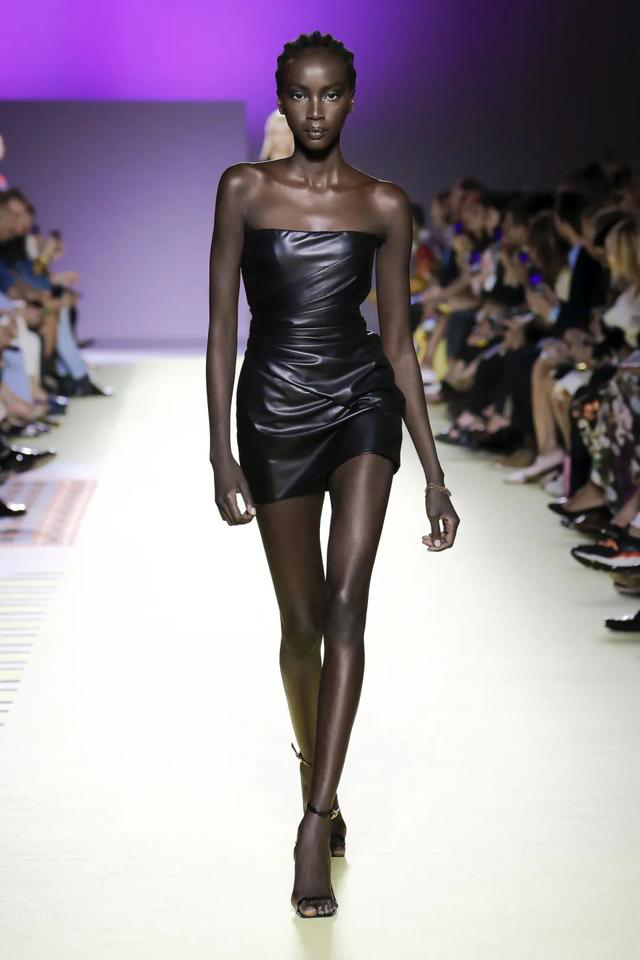 细数比例逆天的黑人超模手腕过档皮肤发光总有让你吃惊的