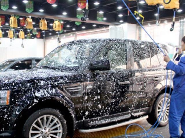 洗车如洗脸，如果操作不当加速漆面老化！