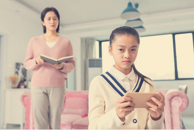 就是伴随着进入青春期,初中,高中的学业压力开始变大,学习任务变得更